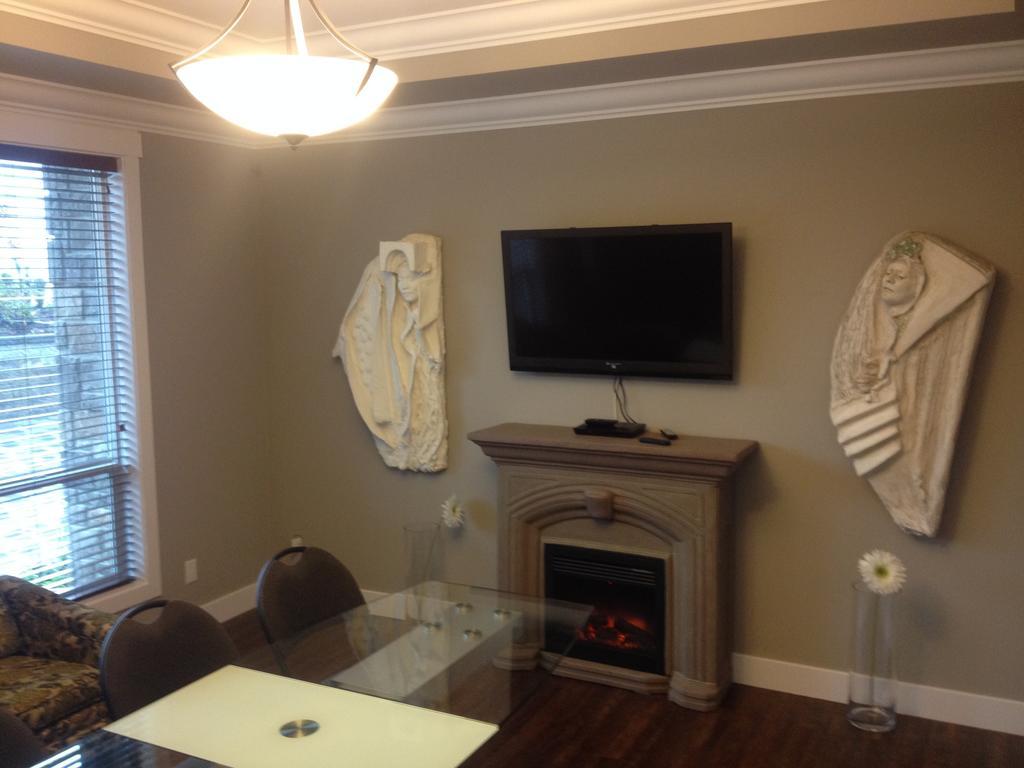 Brookside Inn Boutique Hotel Abbotsford Buitenkant foto